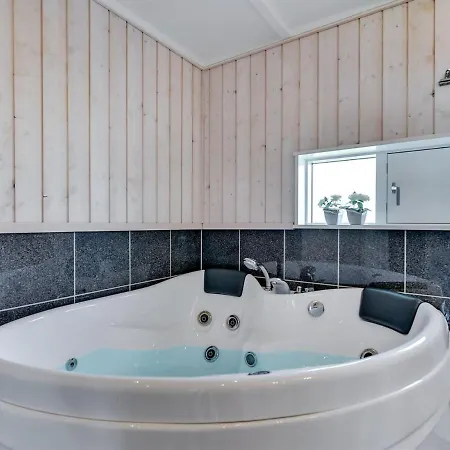 Domna - 800m From The Sea In Western Jutland By Interhome Feriehus Blåvand